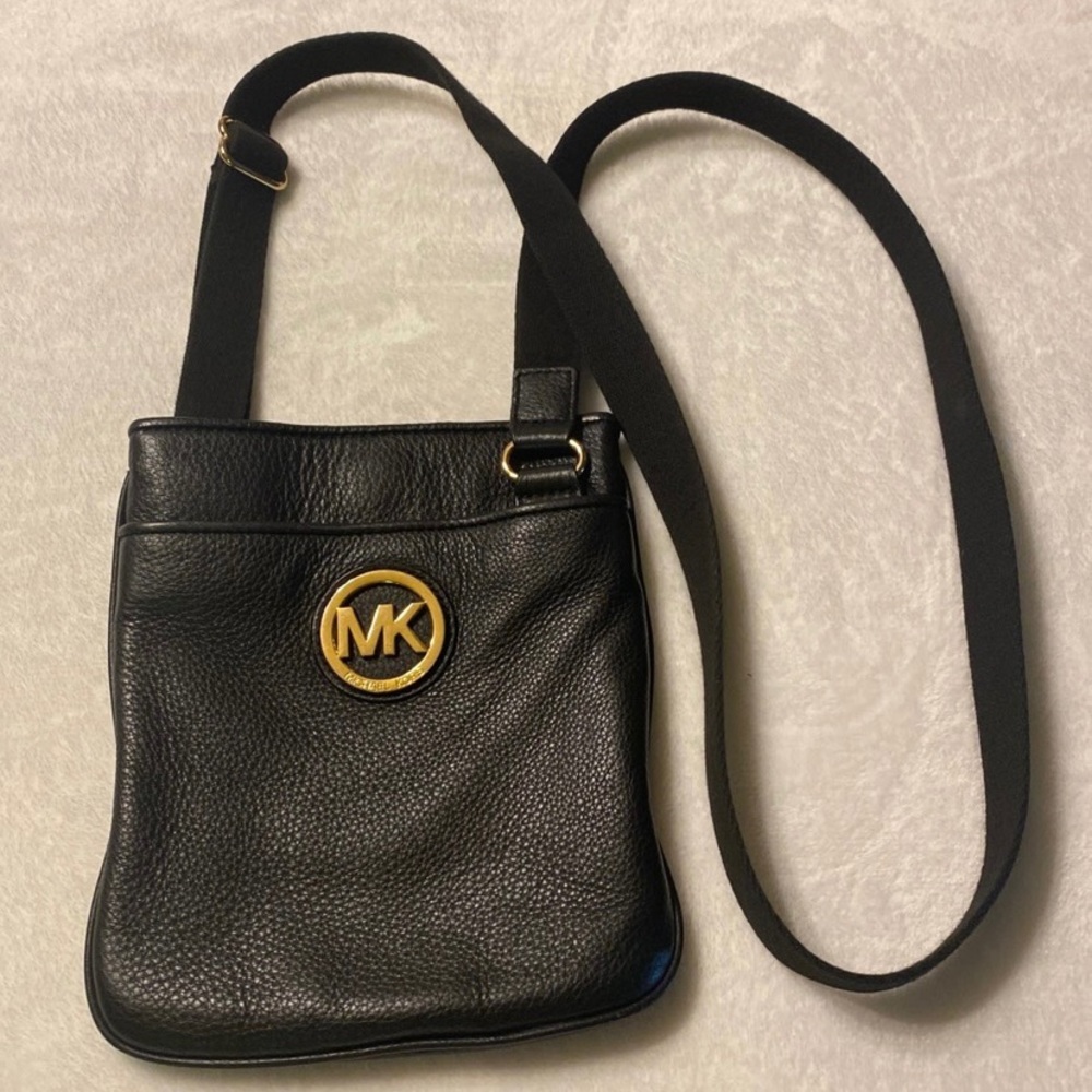 Michael Kors purse crossbody